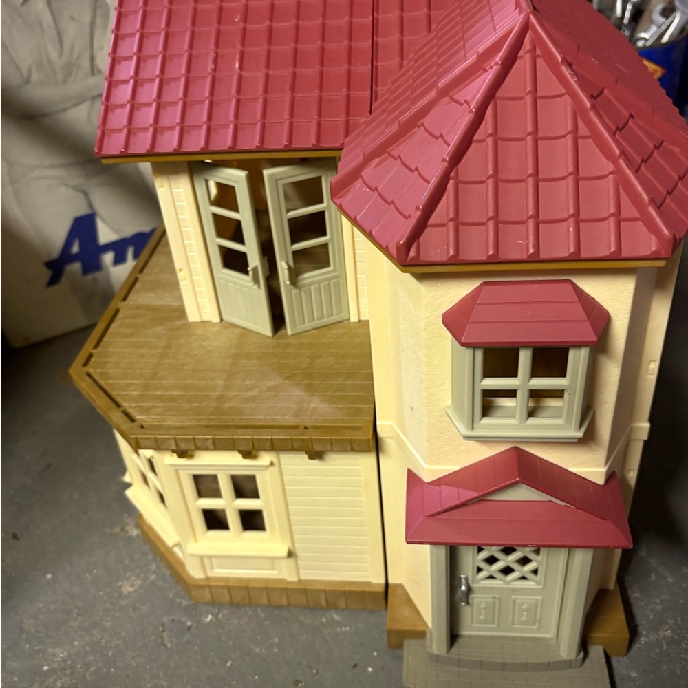 Calico Critters/Sylvanian Families house